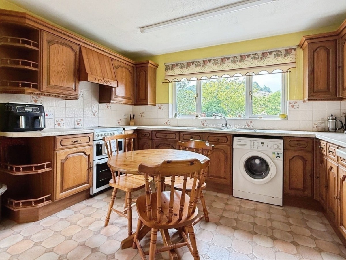 Lewiston Close, Brimscombe, Stroud