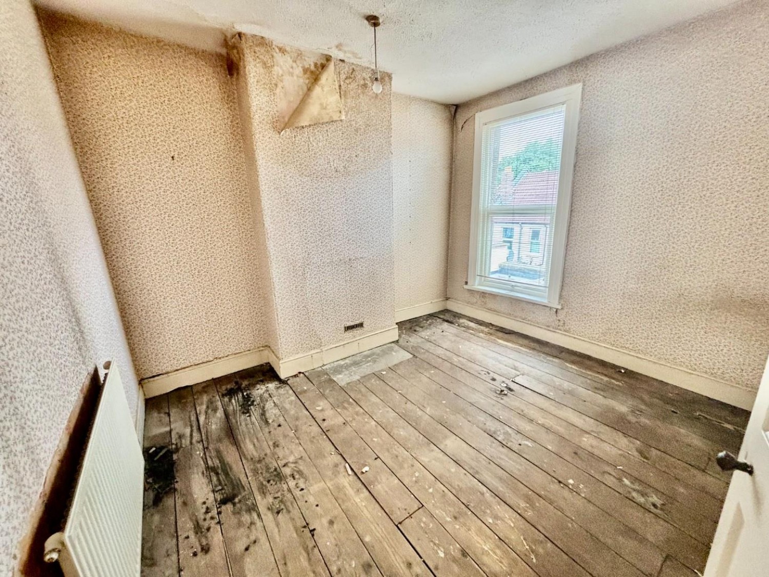 2 bedroom House for sale in Camelford Road, Greenbank. Bristol BS5 6HW