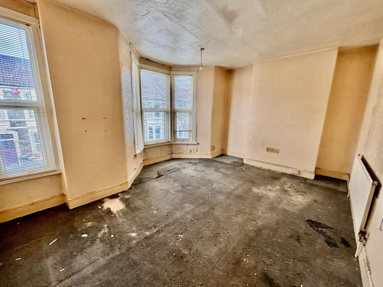 2 bedroom House for sale in Camelford Road, Greenbank. Bristol BS5 6HW