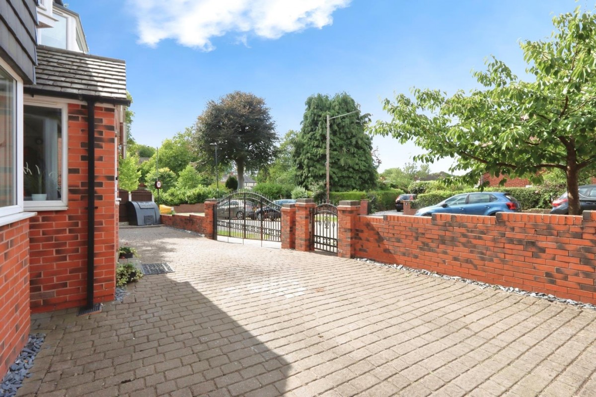 Meadow Head Drive, Meadow Head, Sheffield, S8 7TQ