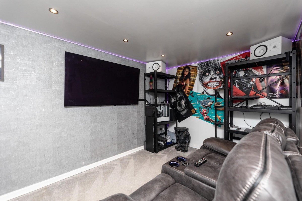 Redhill Walk, Castleford, WF10 4SJ