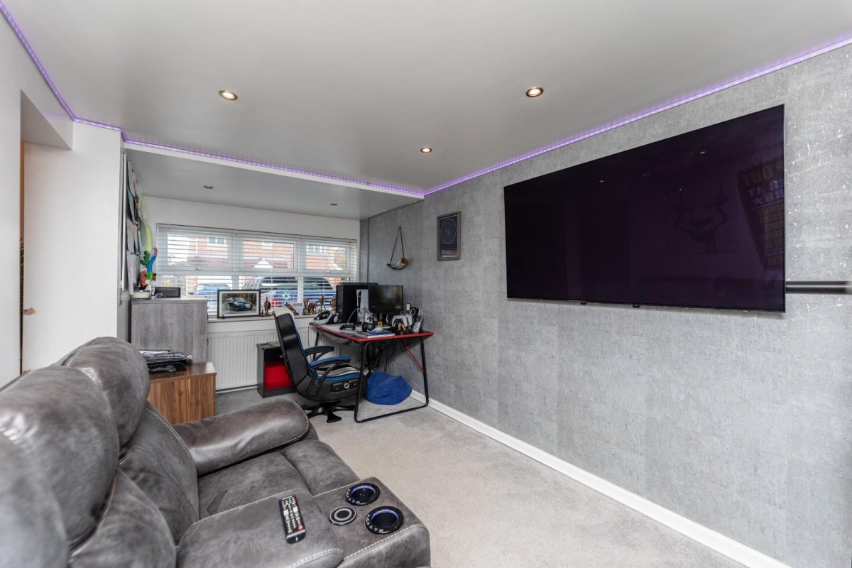 Redhill Walk, Castleford, WF10 4SJ