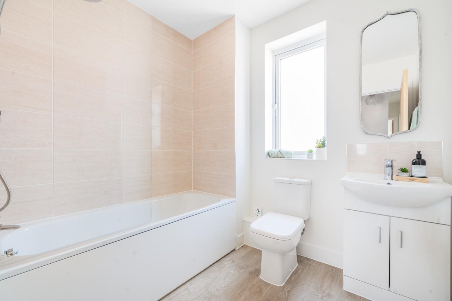 3 bedroom House for sale in Lake Lane, Frampton On Severn, Gloucester