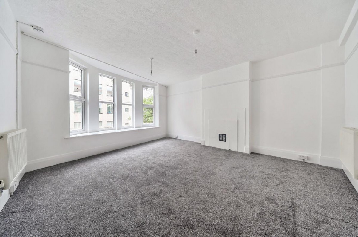 Catford Broadway, London, SE6 4SP