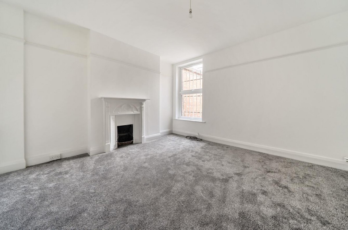 Catford Broadway, London, SE6 4SP