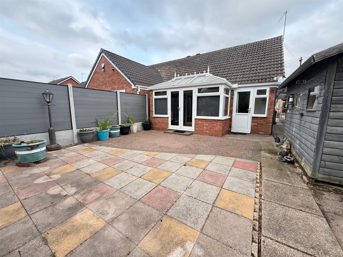 Meadow Park Road, Stourbridge, DY8 4TU