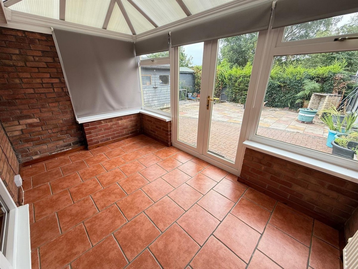 Meadow Park Road, Stourbridge, DY8 4TU