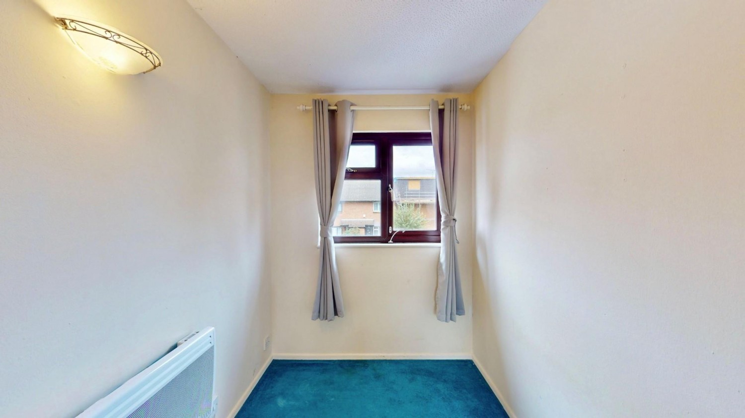 2 bedroom Flat for sale in Pedley Road, Dagenham, RM8