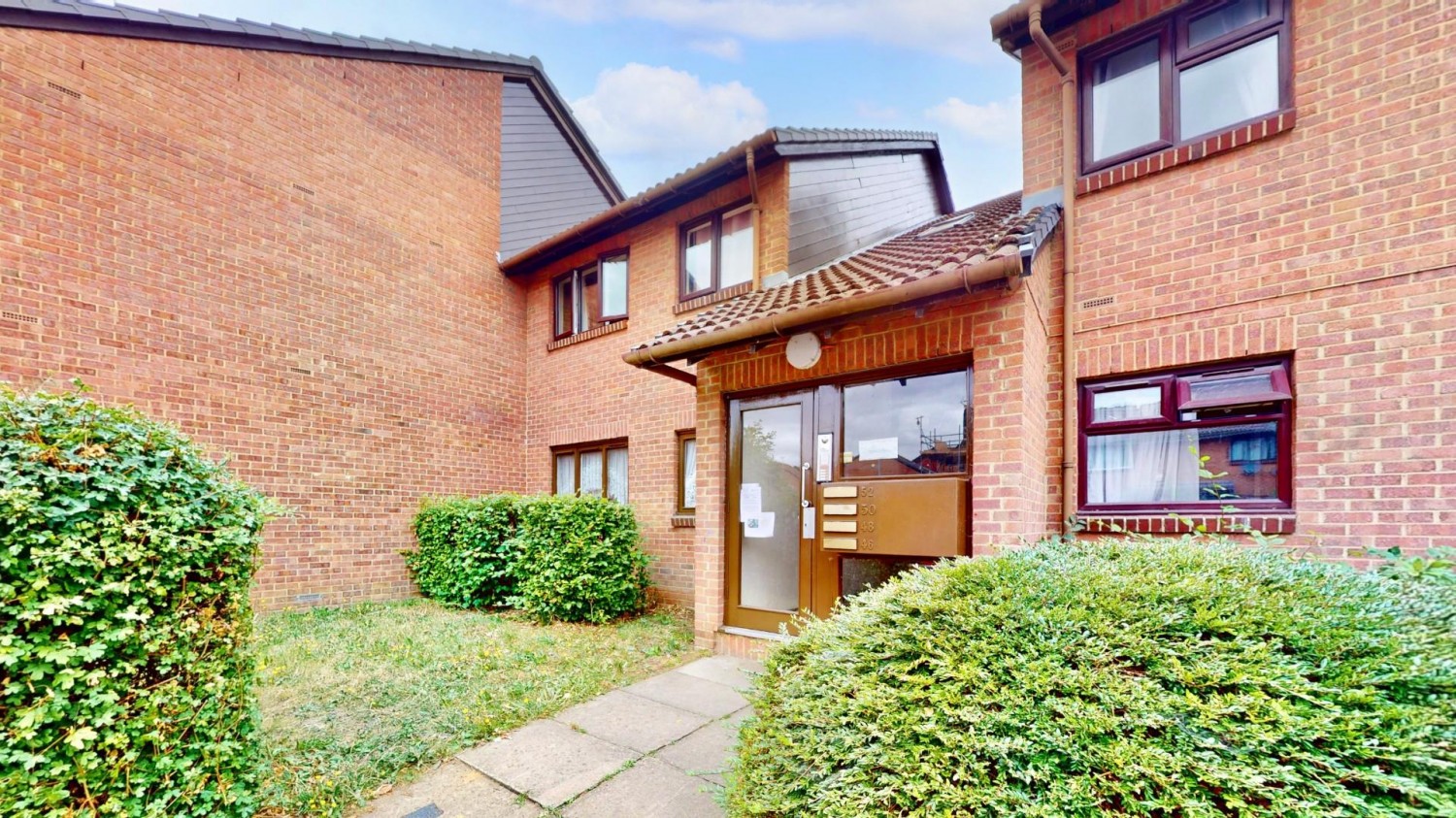 2 bedroom Flat for sale in Pedley Road, Dagenham, RM8