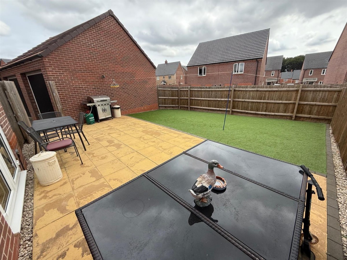 Lea Castle Drive, Kidderminster, DY10 3FB
