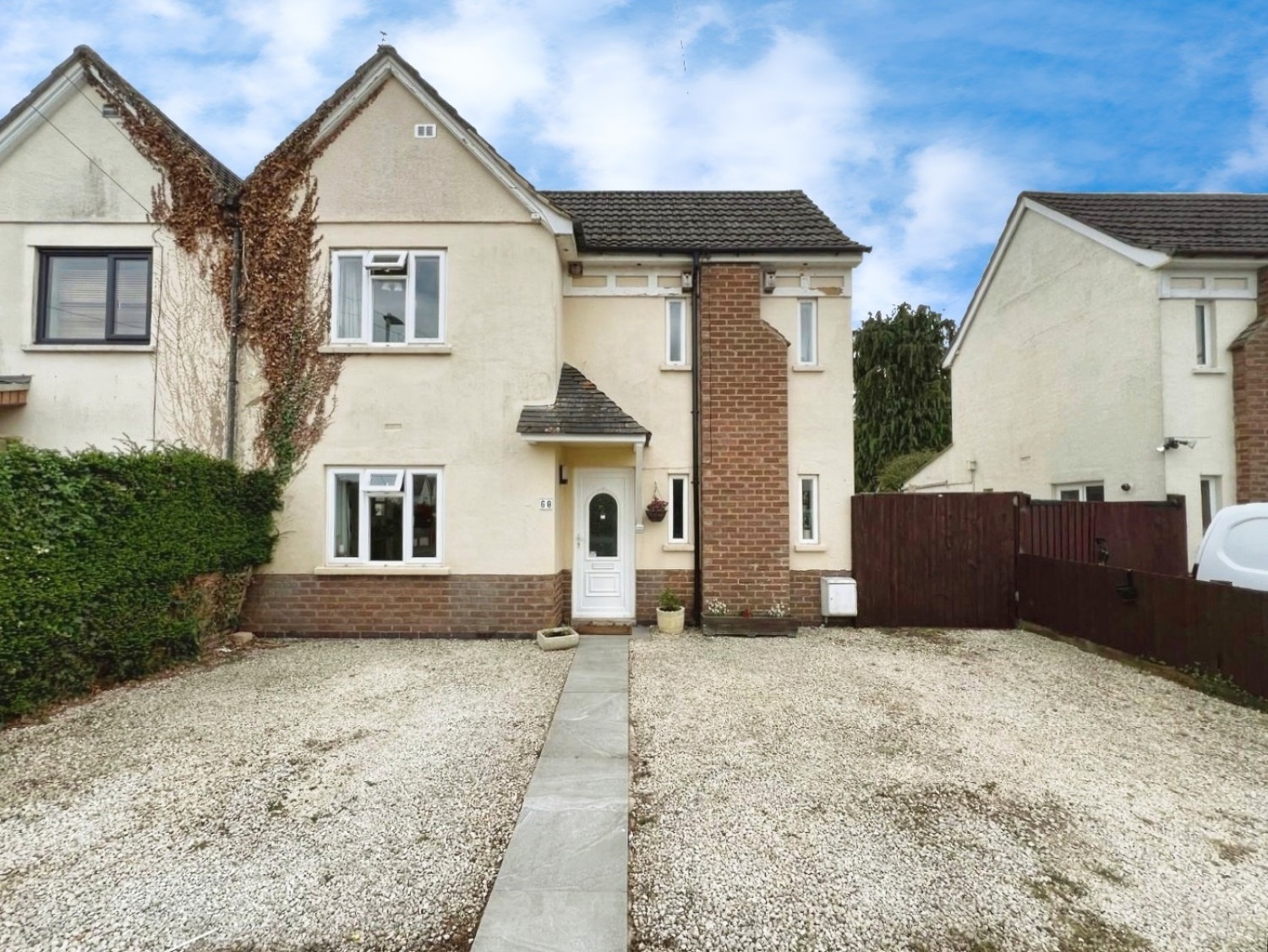 School Road, Dursley, GL11 4NY