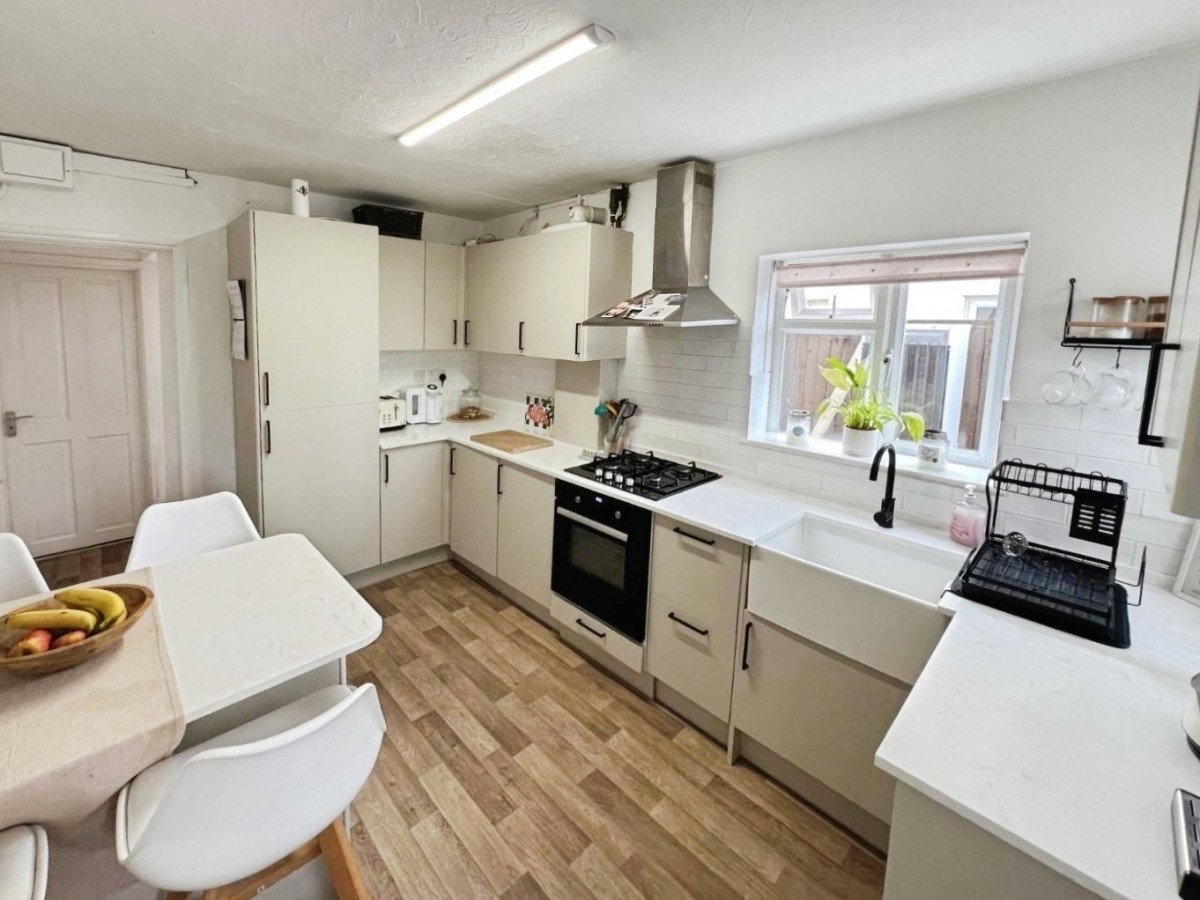 School Road, Dursley, GL11 4NY