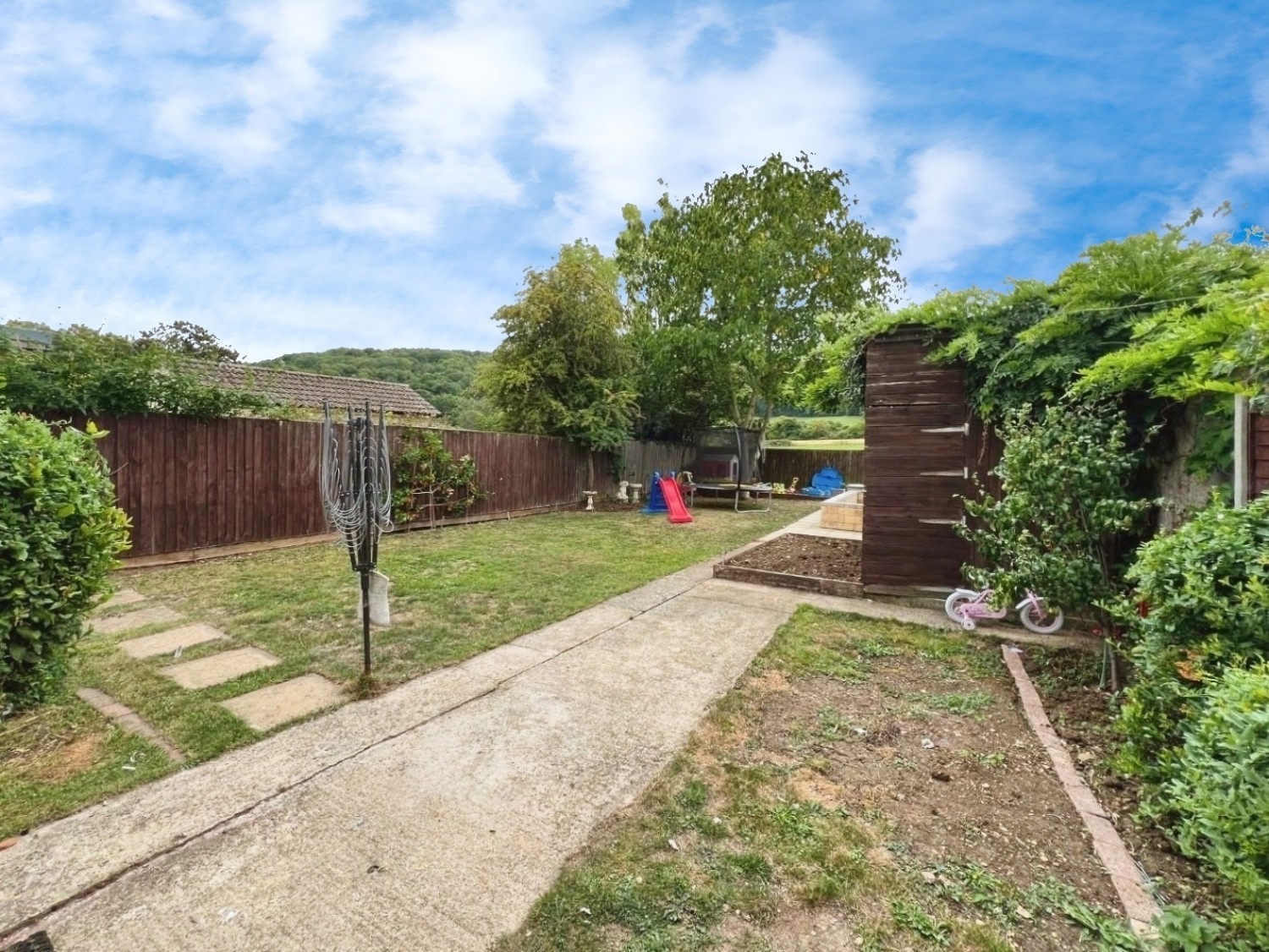 School Road, Dursley, GL11 4NY