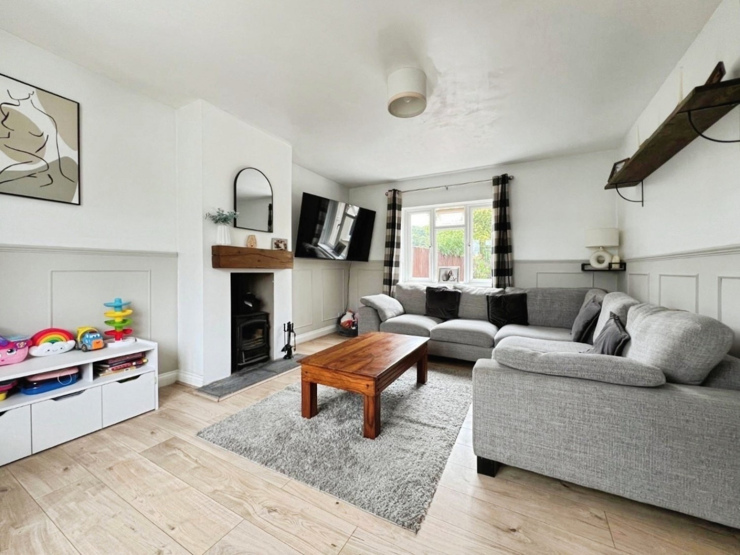 School Road, Dursley, GL11 4NY