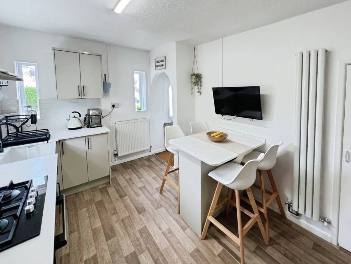 School Road, Dursley, GL11 4NY