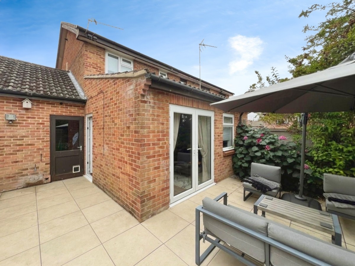 Jubilee Close, Cam, Dursley, GL11 5JQ