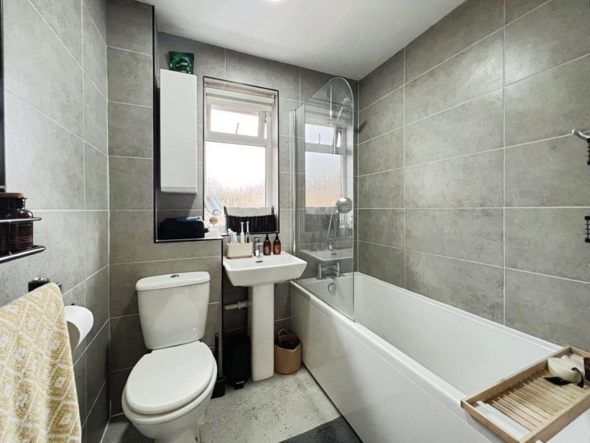 Jubilee Close, Cam, Dursley, GL11 5JQ