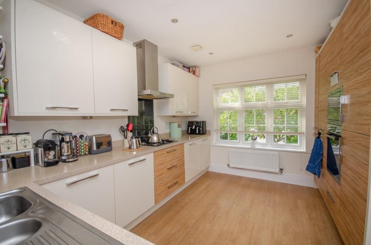 Long Wood Road, Stoke Gifford, Bristol, BS16 1FD