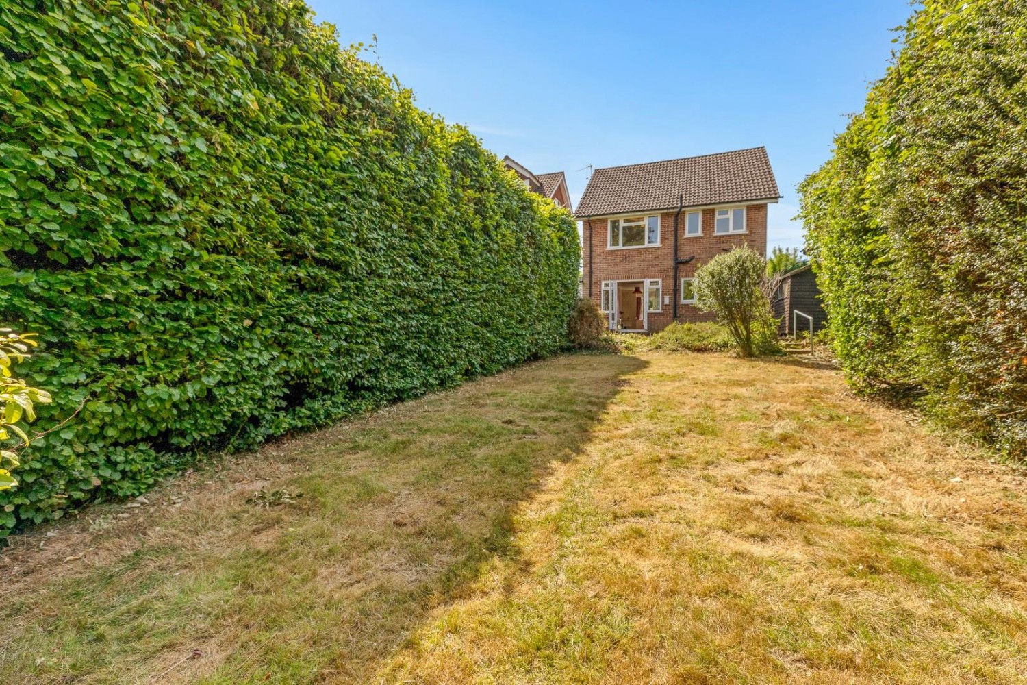 St. Leonards Road, Chesham Bois, Amersham, Buckinghamshire, HP6 6DS
