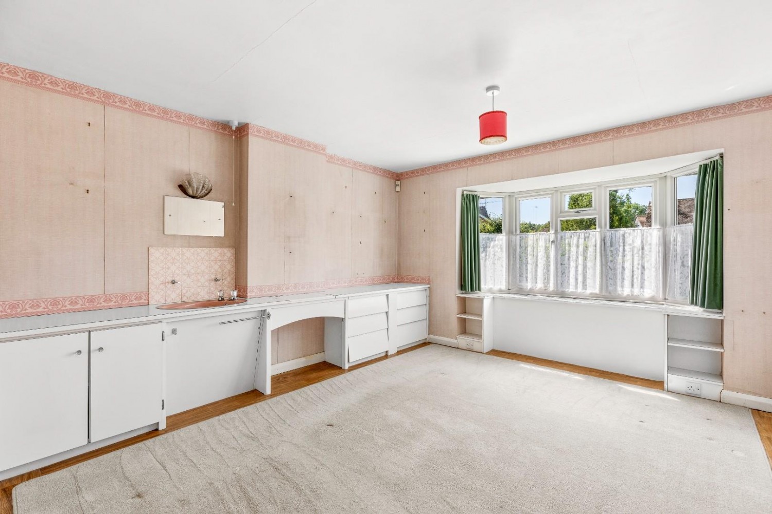 St. Leonards Road, Chesham Bois, Amersham, Buckinghamshire, HP6 6DS