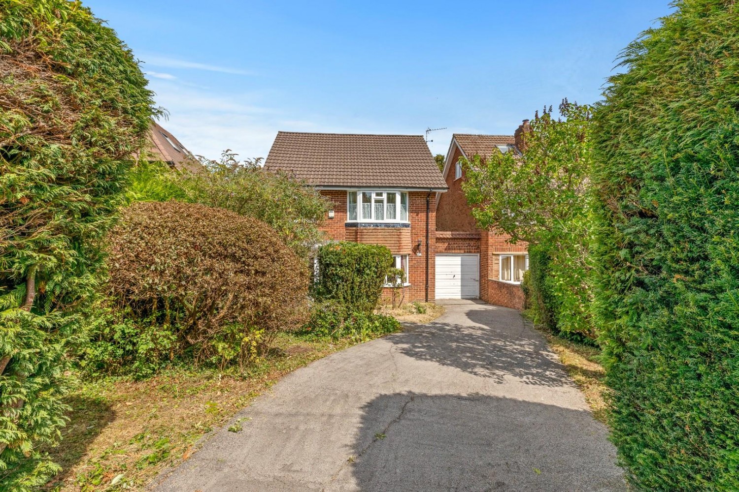 St. Leonards Road, Chesham Bois, Amersham, Buckinghamshire, HP6 6DS