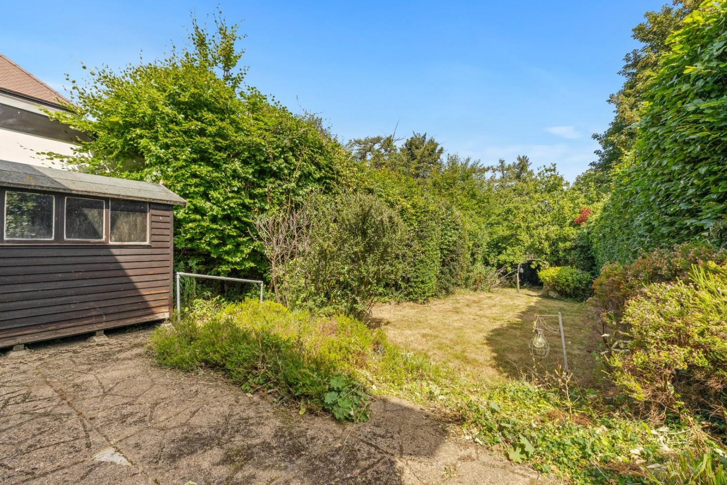 St. Leonards Road, Chesham Bois, Amersham, Buckinghamshire, HP6 6DS