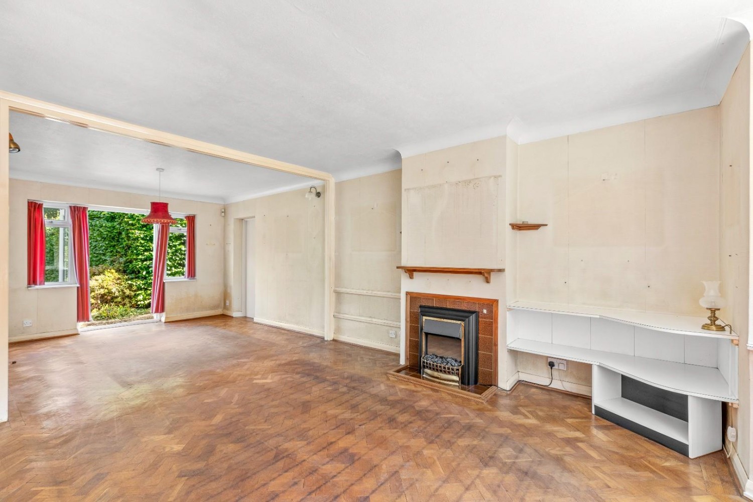 St. Leonards Road, Chesham Bois, Amersham, Buckinghamshire, HP6 6DS