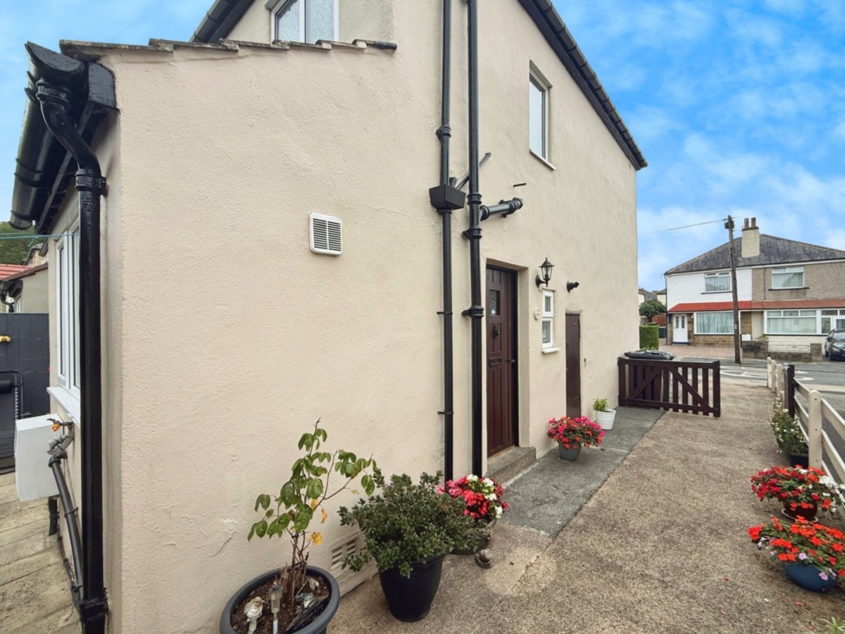 Grange Crescent, Riddlesden, Keighley