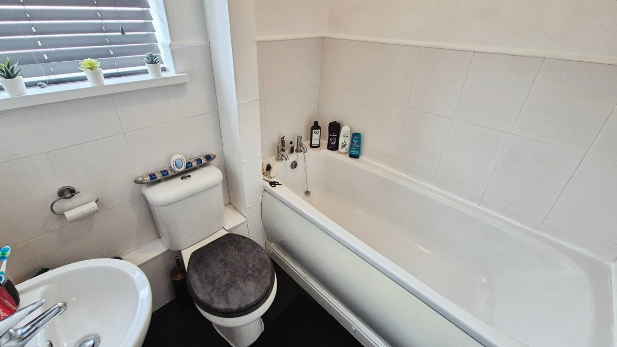 Avon Road, Burntwood, WS7 4UD