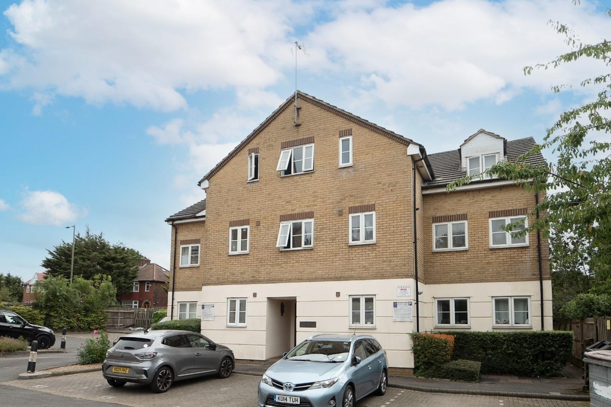 Dover Close, Cricklewood, London, NW2