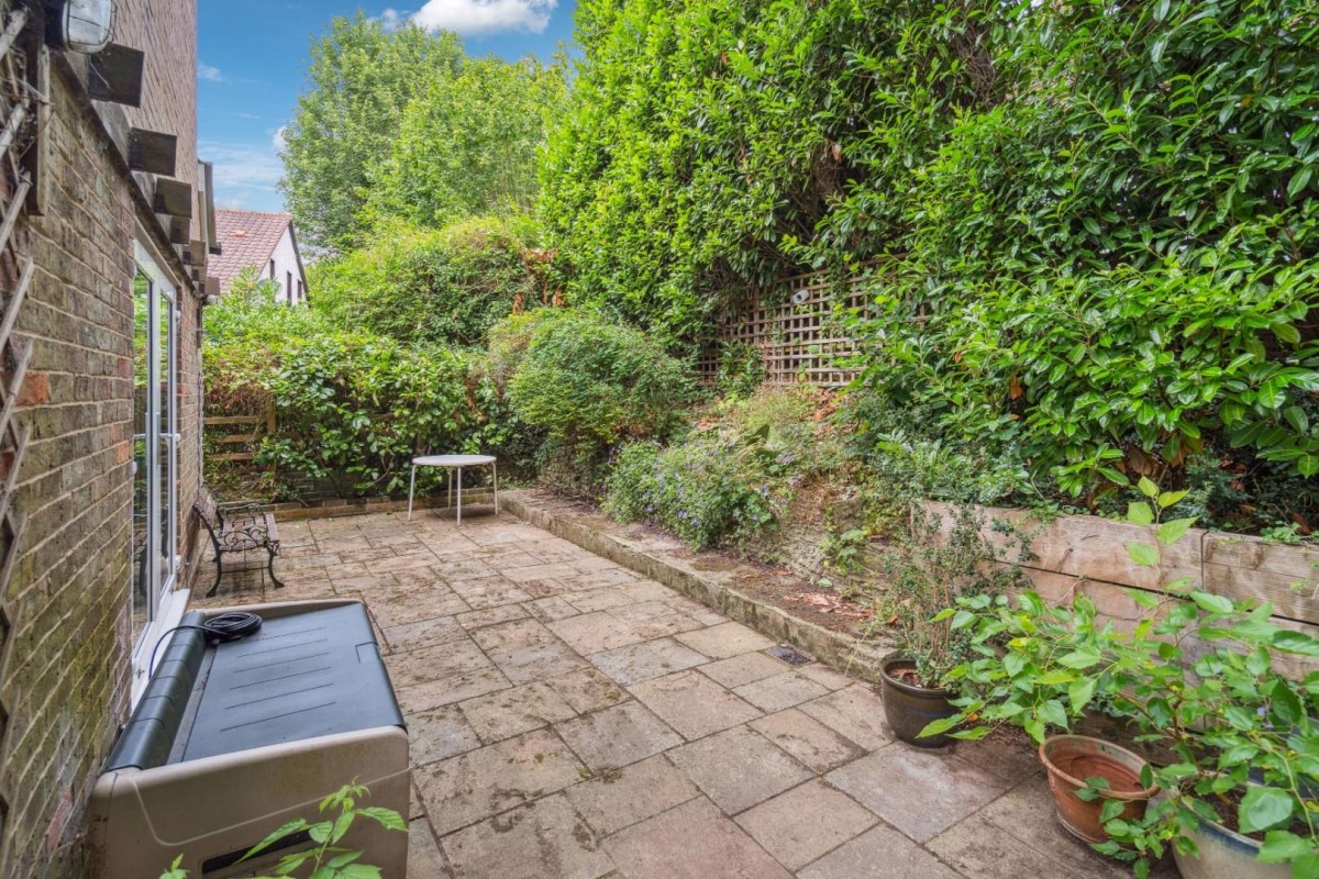 Station Road, Amersham, Buckinghamshire, HP7 0AH