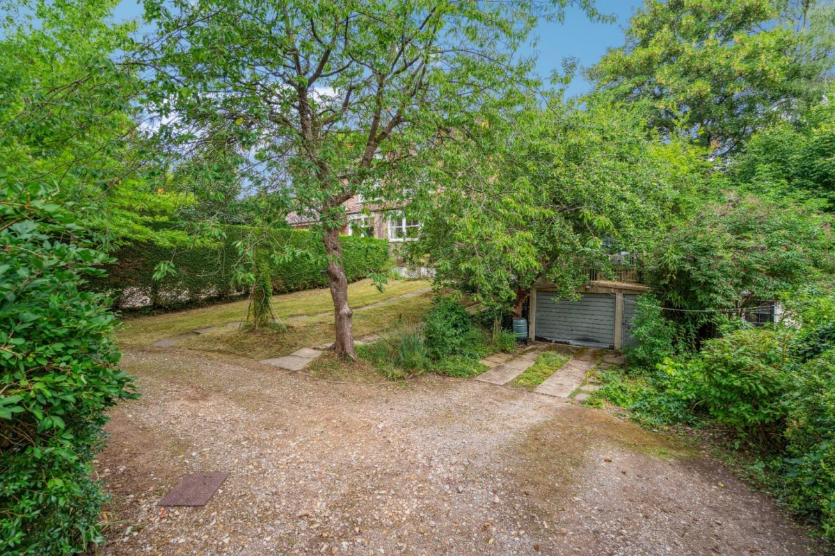 Station Road, Amersham, Buckinghamshire, HP7 0AH