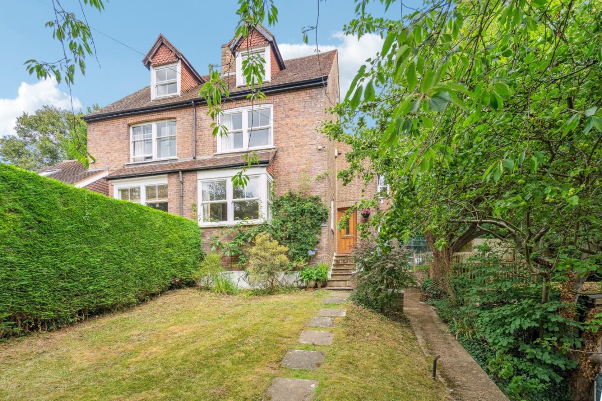 Station Road, Amersham, Buckinghamshire, HP7 0AH