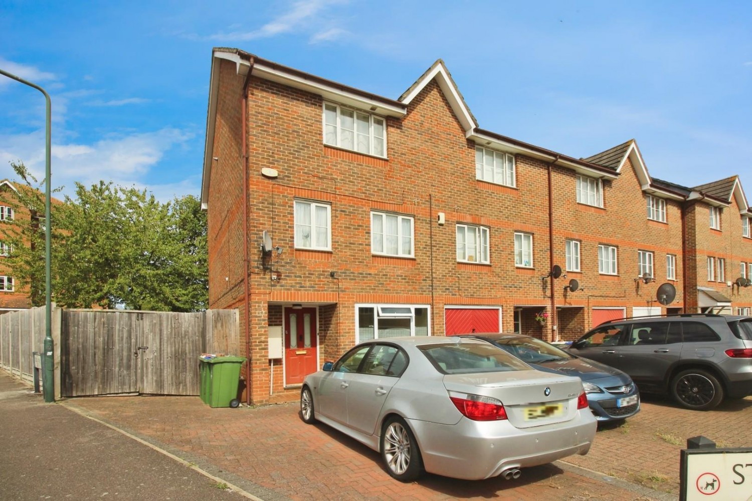 St. Georges Close, Thamesmead