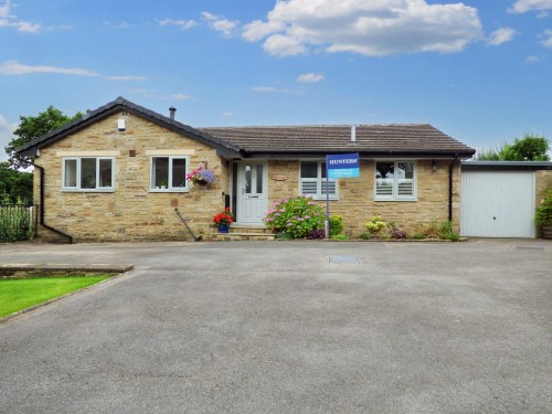Stonelea. Park Road, Cross Hills