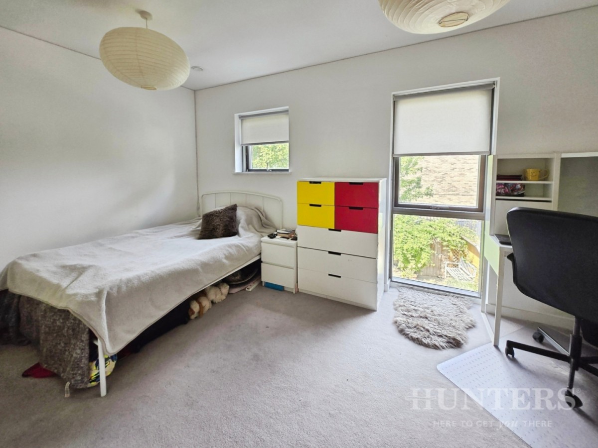 Riverbank Way, Wallington