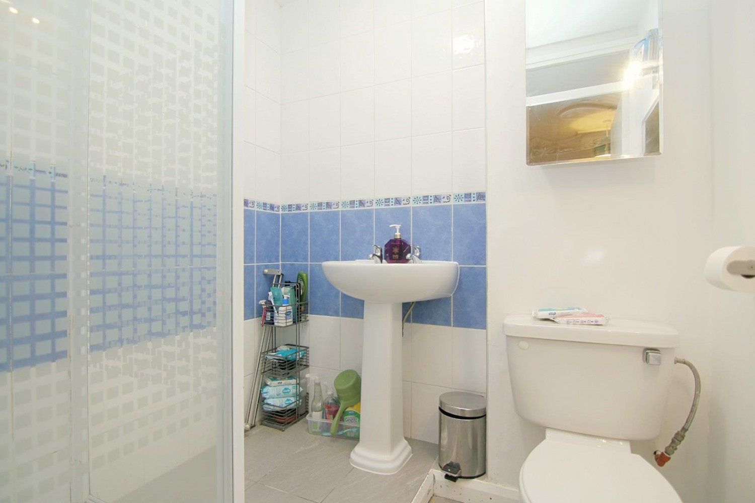 2 bedroom Flat for sale in Manor Square, Yeadon, Leeds, West Yorkshire
