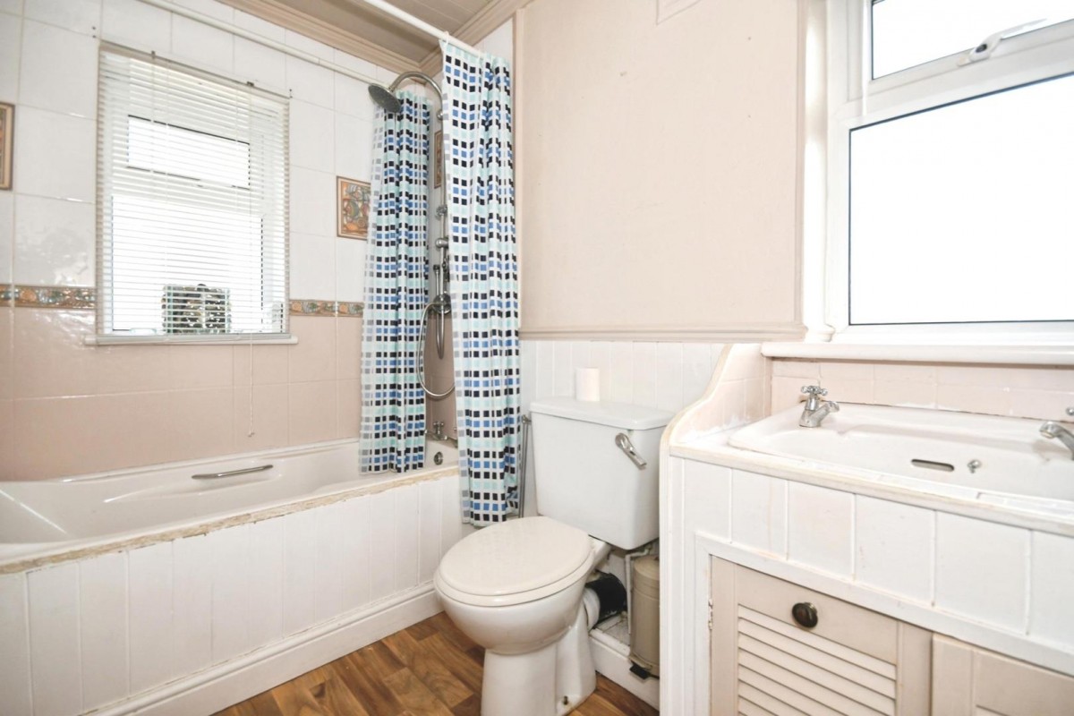 Wollaton Avenue, Bradway, Sheffield, S17 4LA