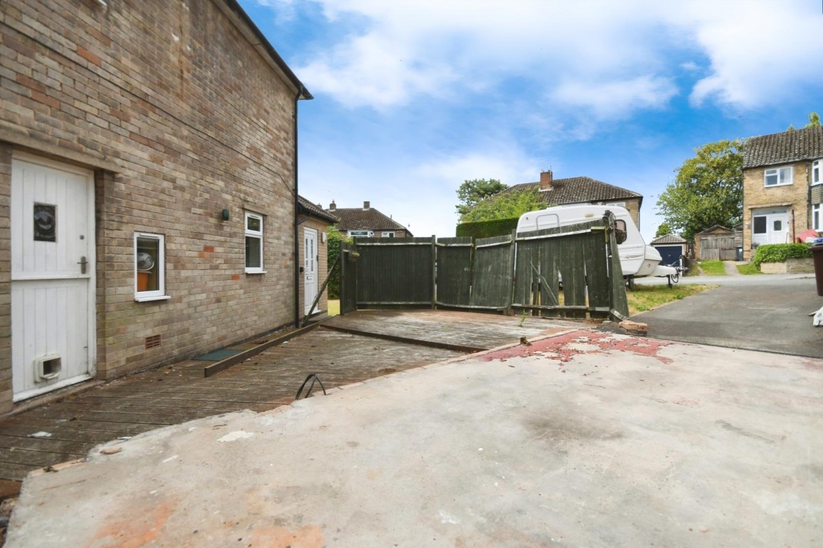 Wollaton Avenue, Bradway, Sheffield, S17 4LA