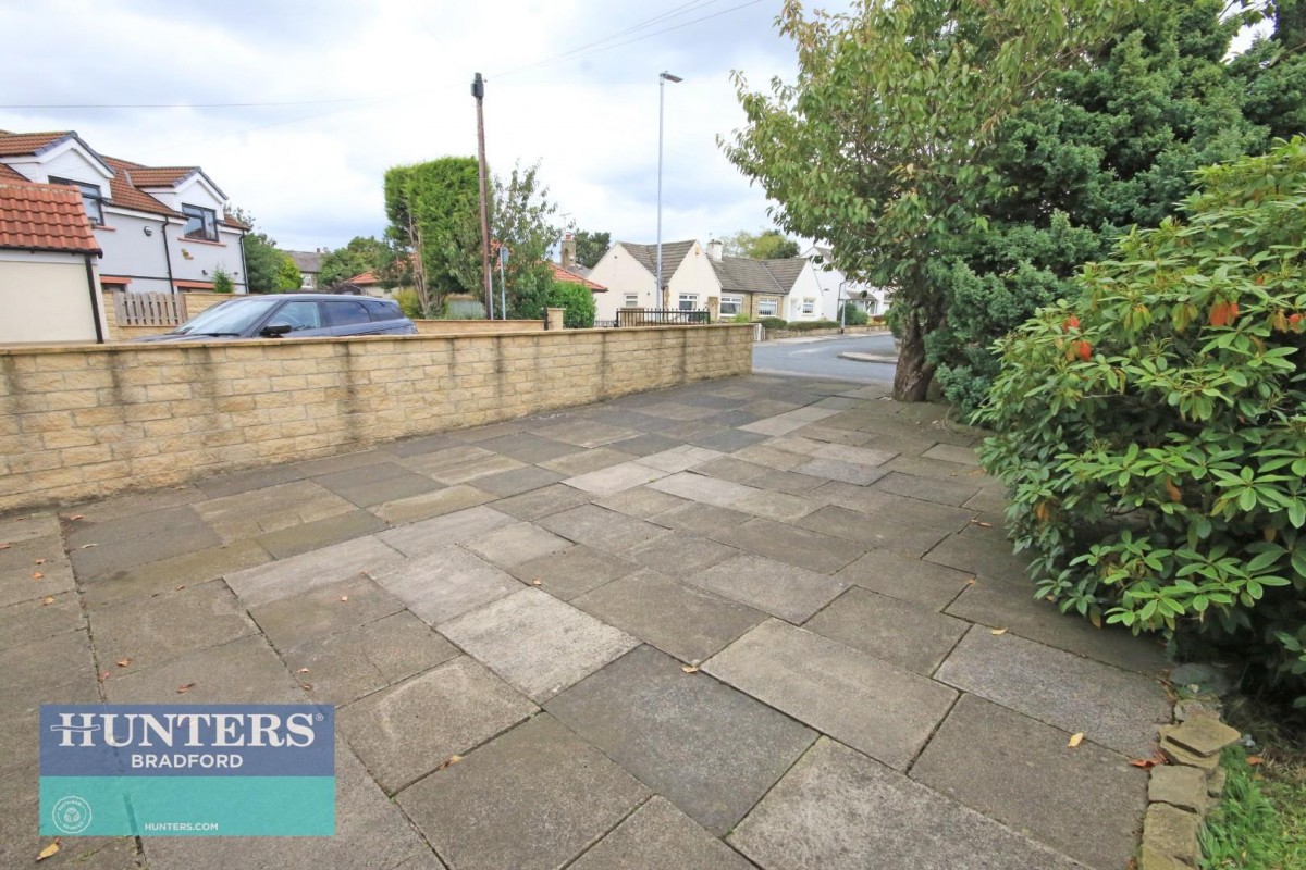 Tyersal Court , Tyersal, Bradford, West Yorkshire, BD4 8EW