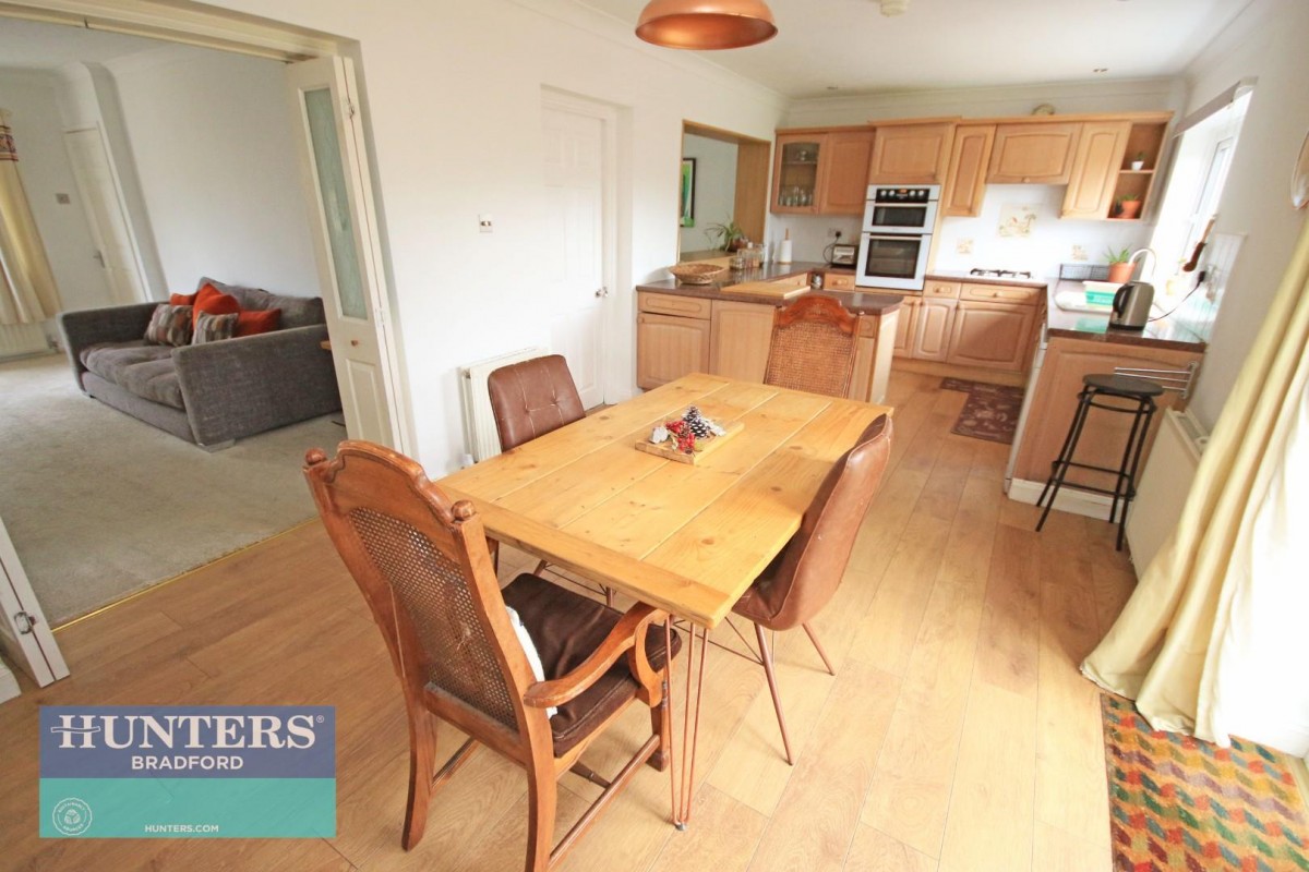 Tyersal Court , Tyersal, Bradford, West Yorkshire, BD4 8EW