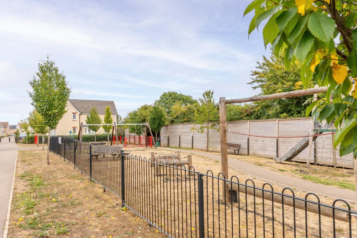 Porus Piece, Leighton Buzzard