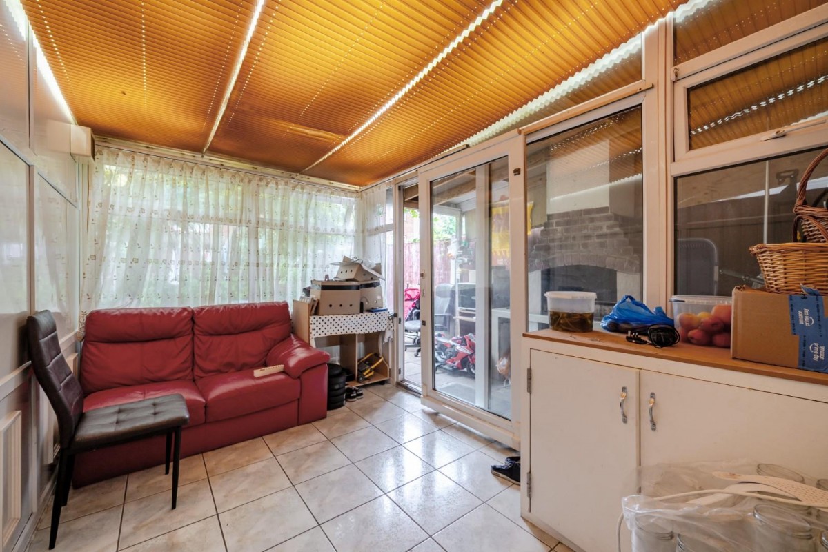 Whernside Close, London