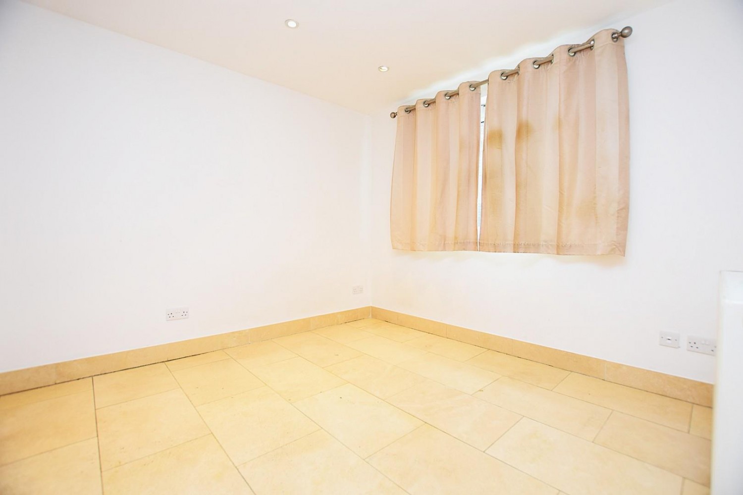 Yoxley Drive, Ilford, IG2