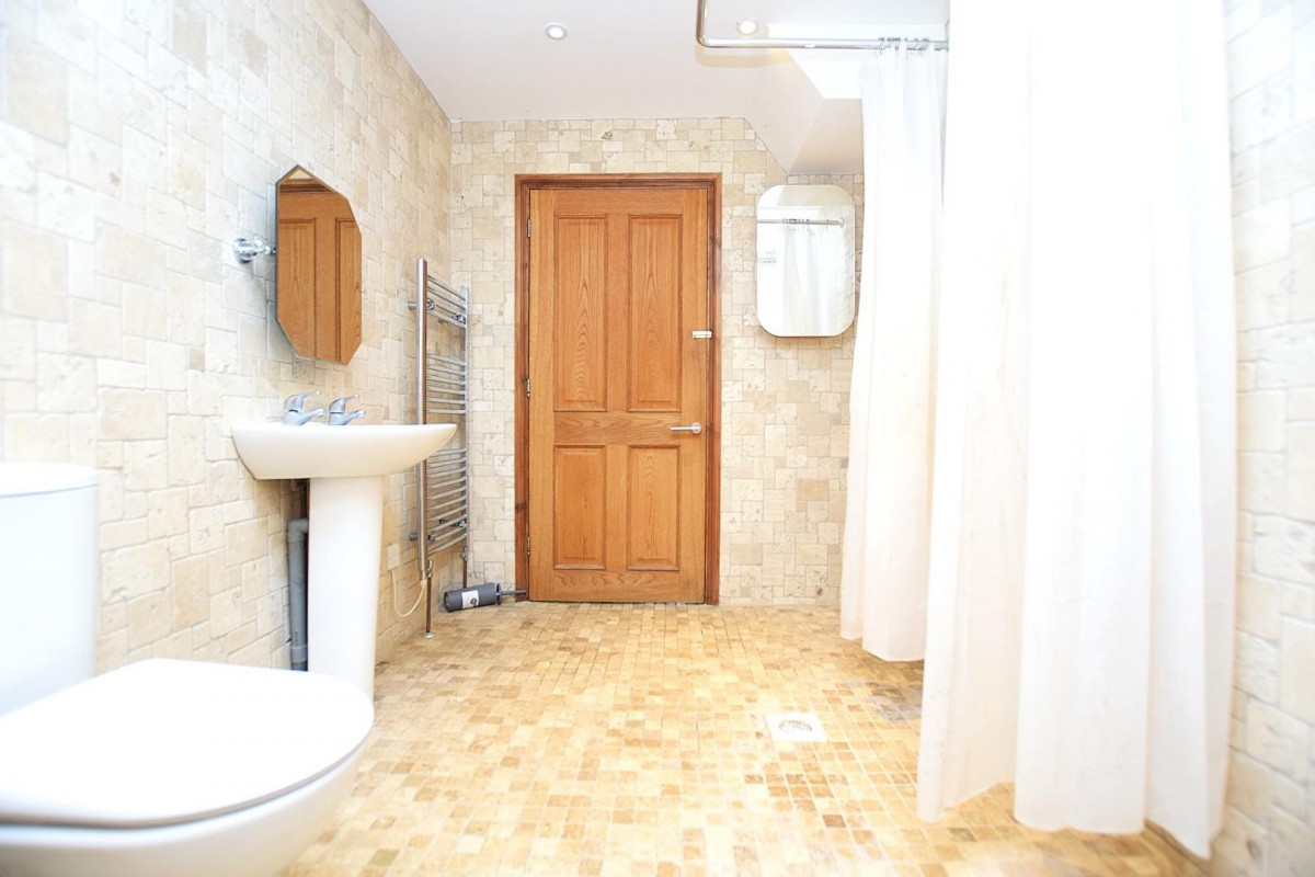 Yoxley Drive, Ilford, IG2