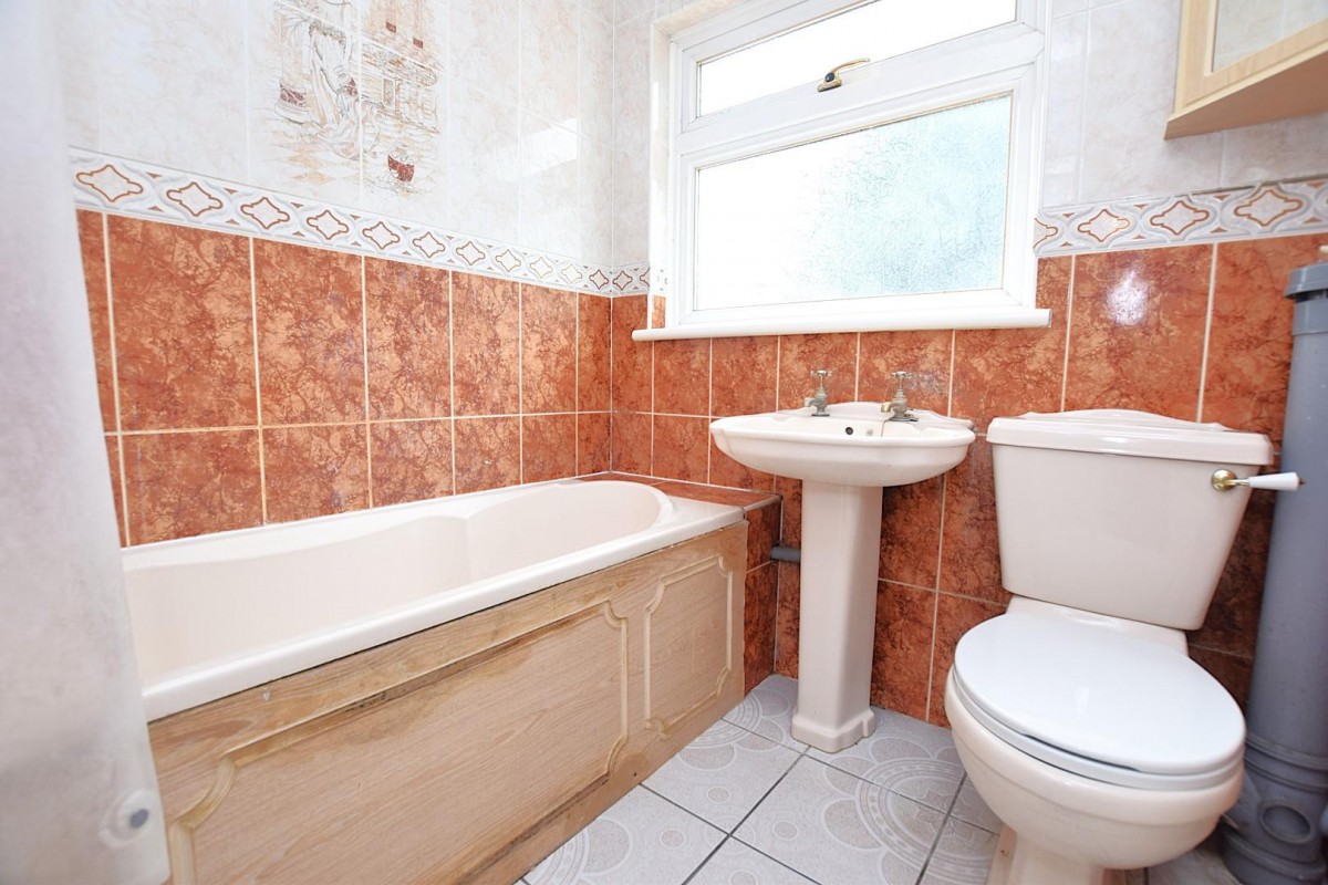 Yoxley Drive, Ilford, IG2