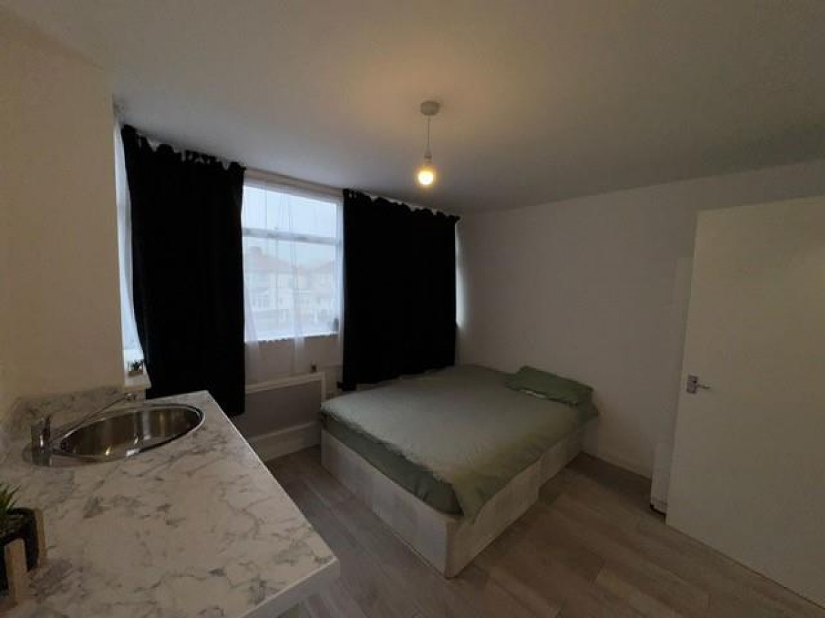 Leighton Close, Edgware