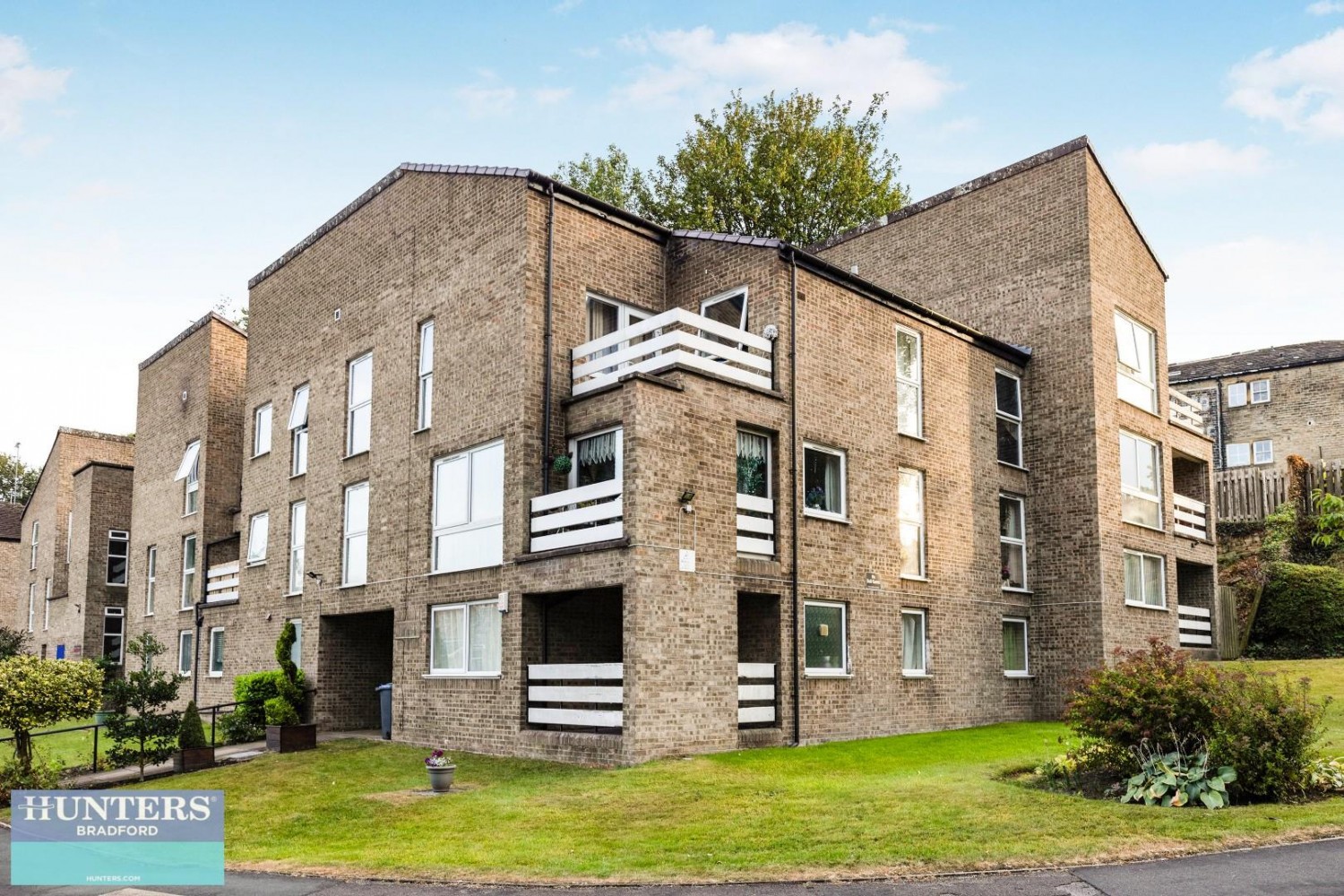 6, Frizley Gardens Frizinghall, Bradford, West Yorkshire, BD9 4LY