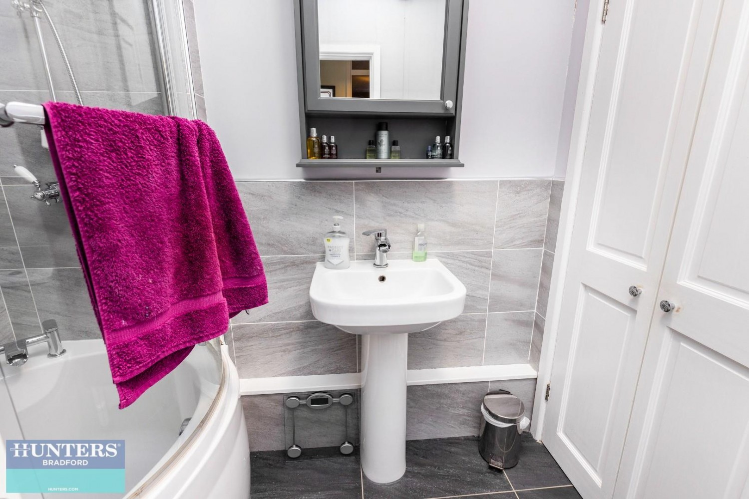 6, Frizley Gardens Frizinghall, Bradford, West Yorkshire, BD9 4LY