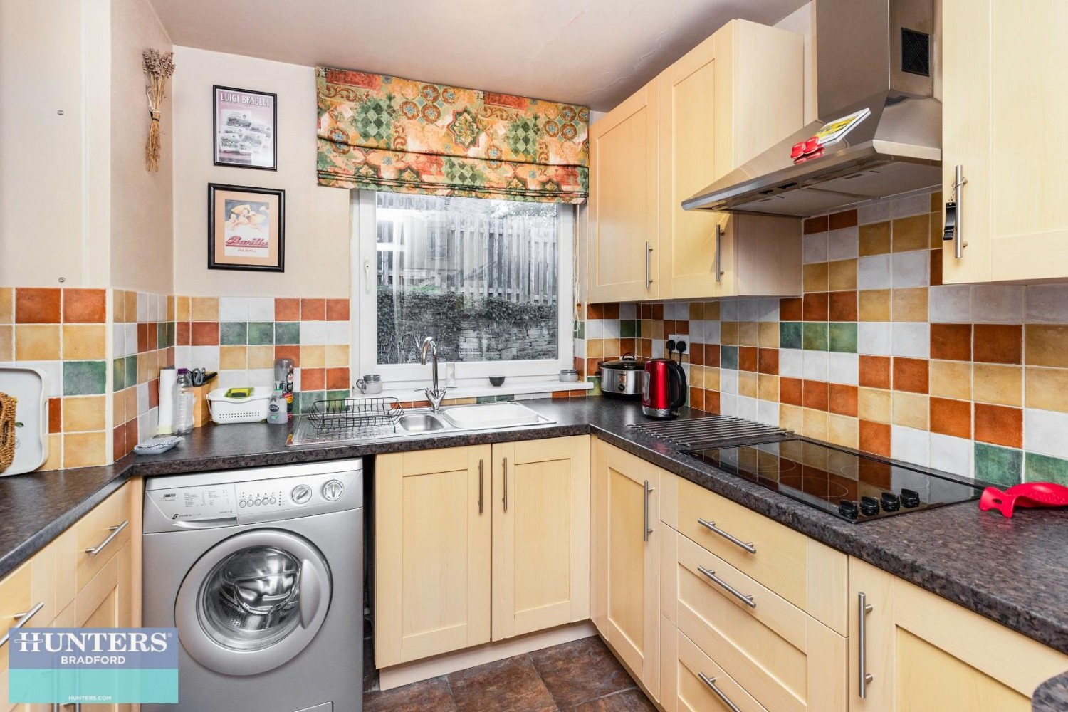 6, Frizley Gardens Frizinghall, Bradford, West Yorkshire, BD9 4LY